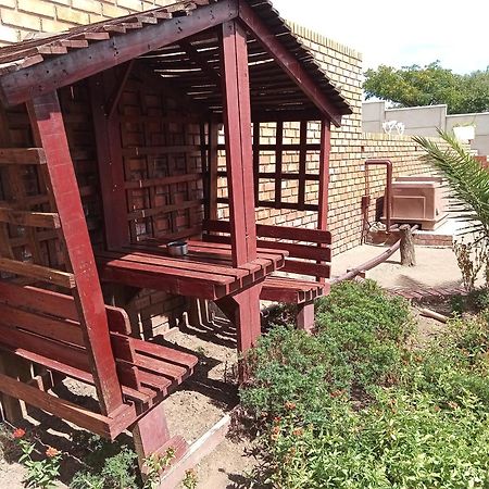 Sunrose Group Of Guesthouses Гарипдам Екстериор снимка
