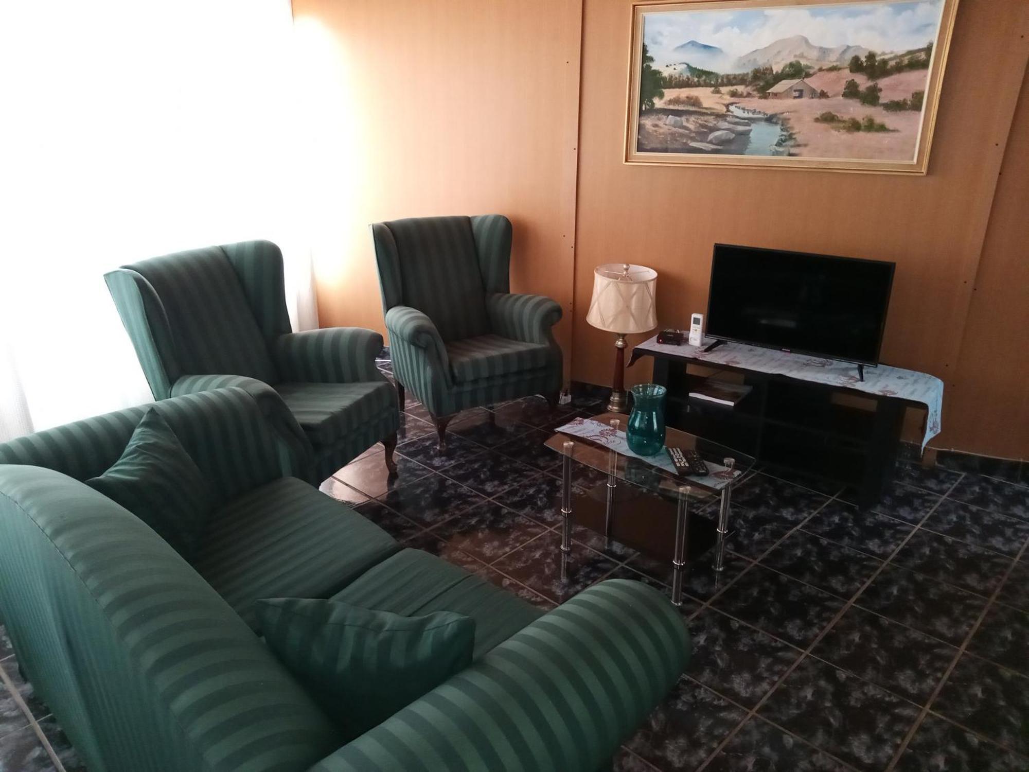 Sunrose Group Of Guesthouses Гарипдам Екстериор снимка