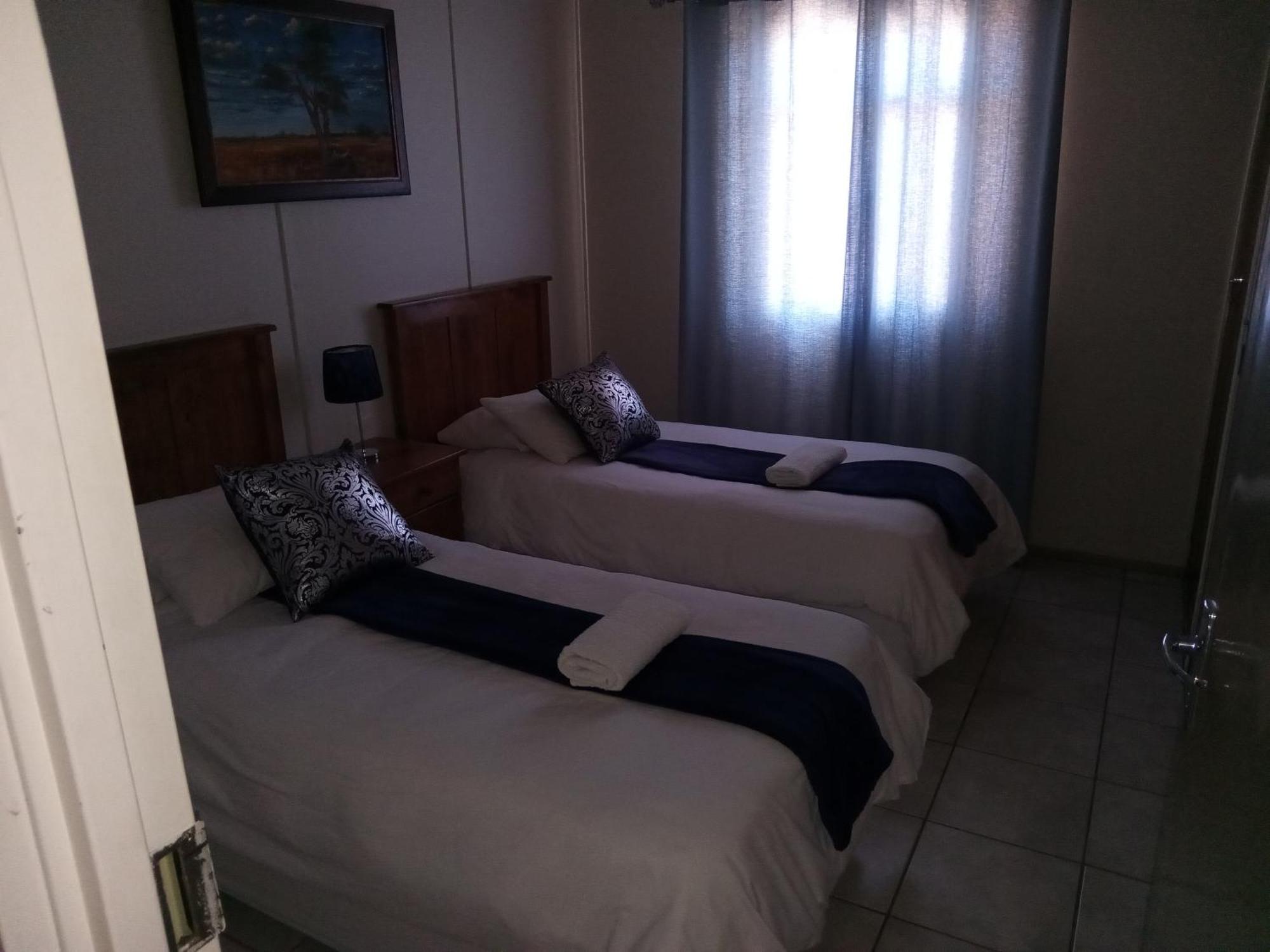 Sunrose Group Of Guesthouses Гарипдам Екстериор снимка