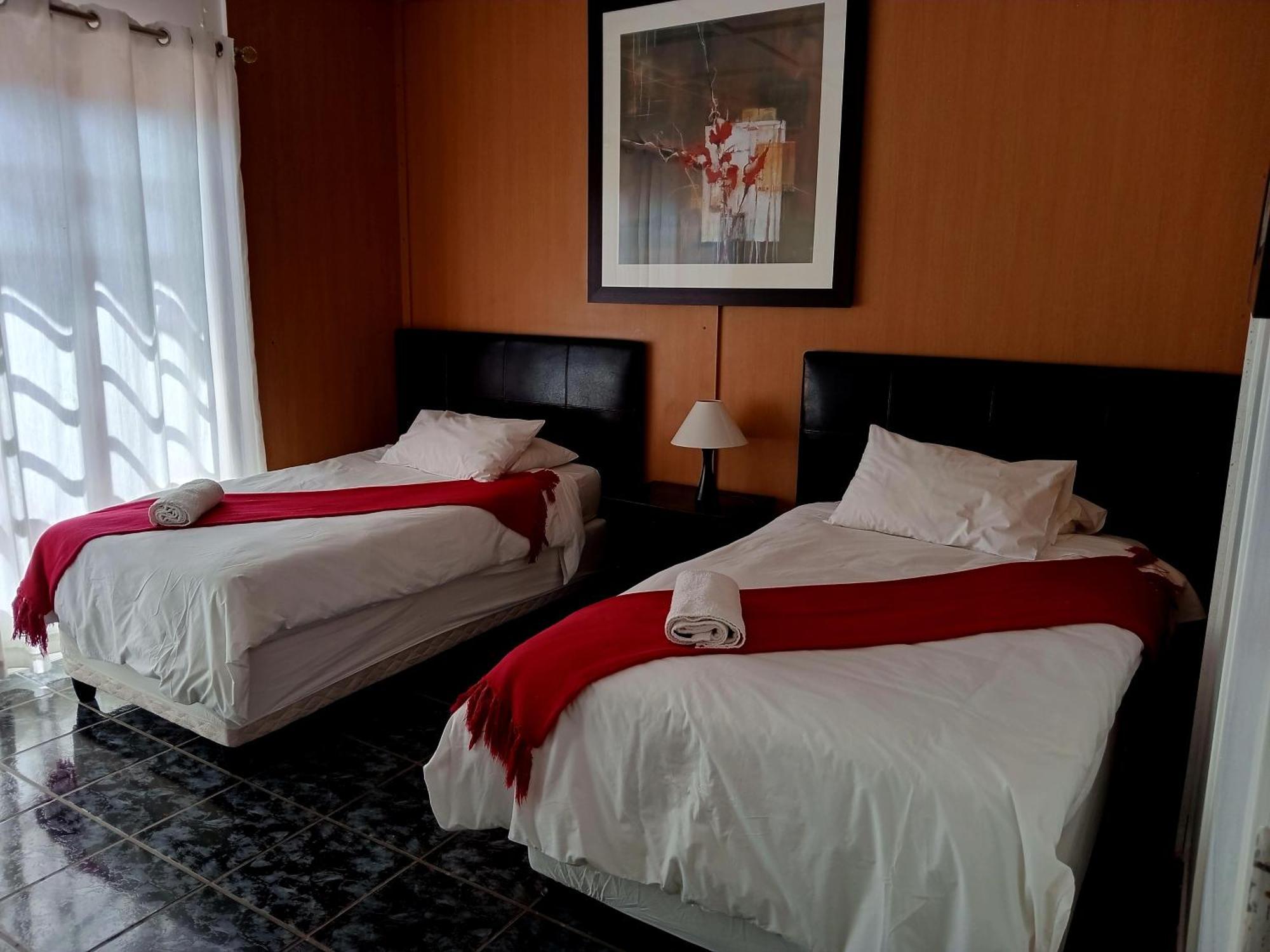 Sunrose Group Of Guesthouses Гарипдам Екстериор снимка