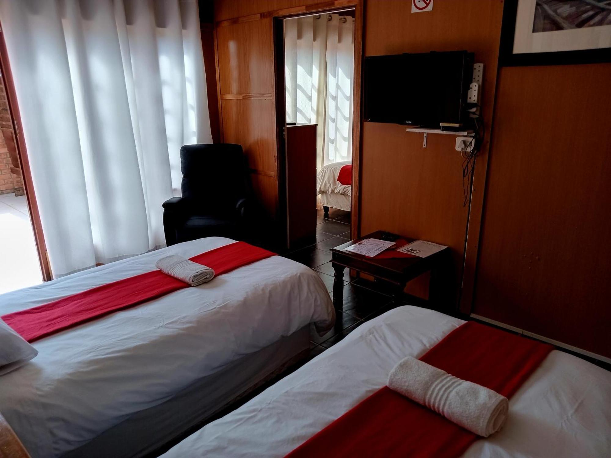 Sunrose Group Of Guesthouses Гарипдам Екстериор снимка