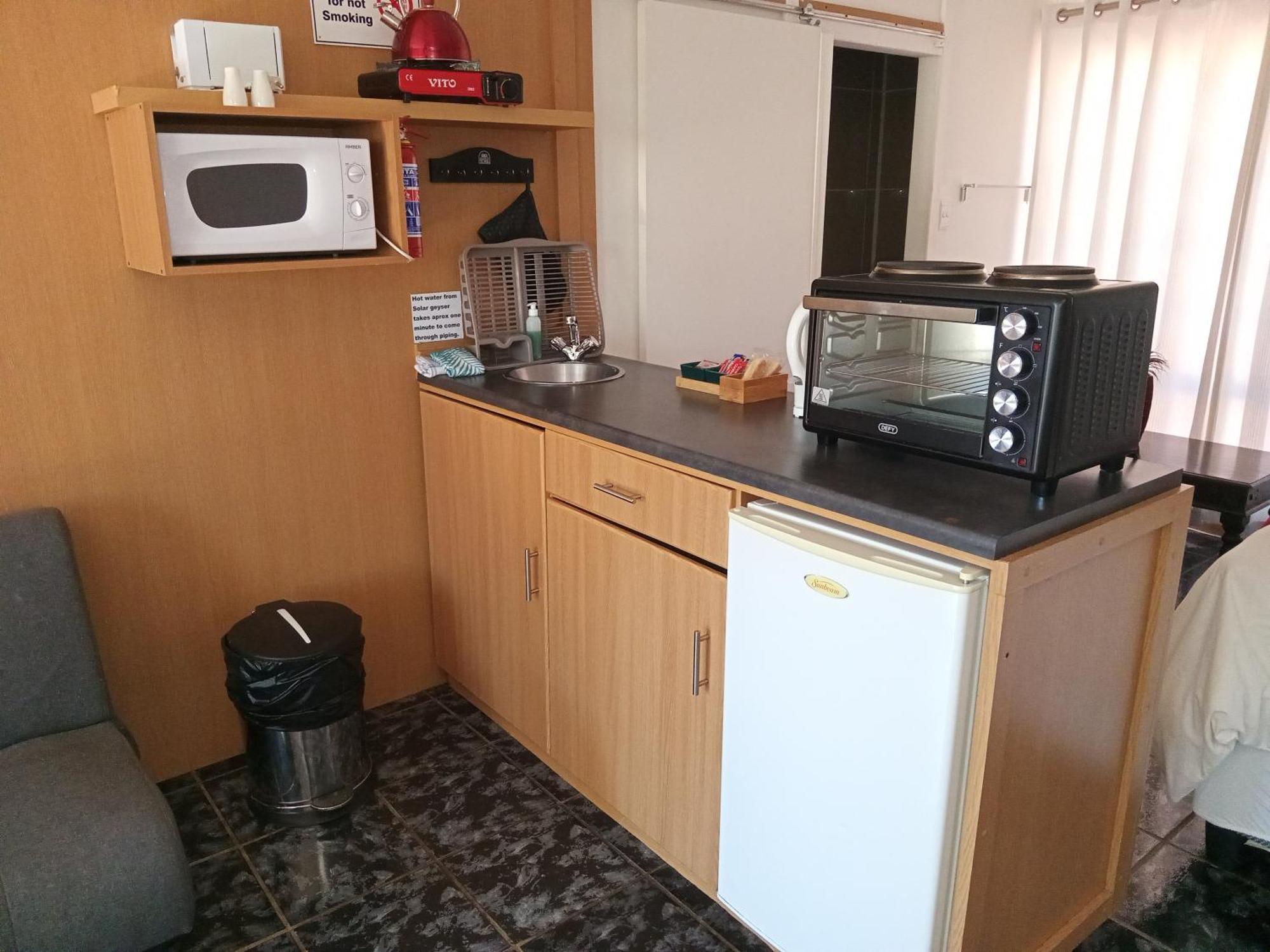 Sunrose Group Of Guesthouses Гарипдам Екстериор снимка