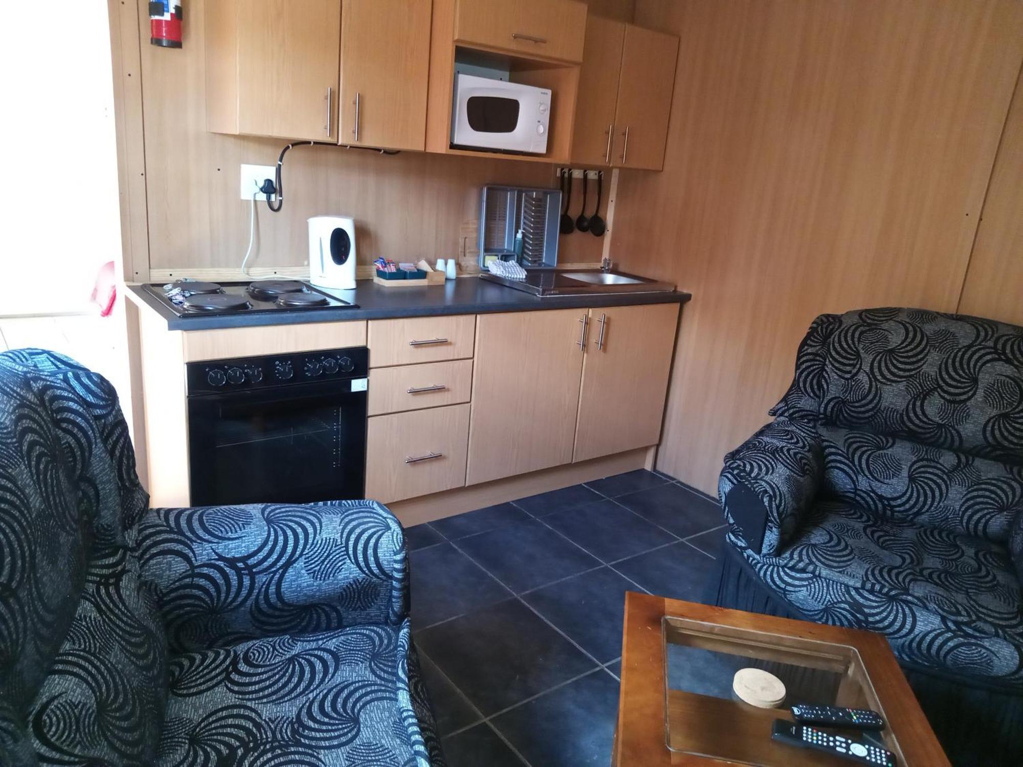 Sunrose Group Of Guesthouses Гарипдам Екстериор снимка