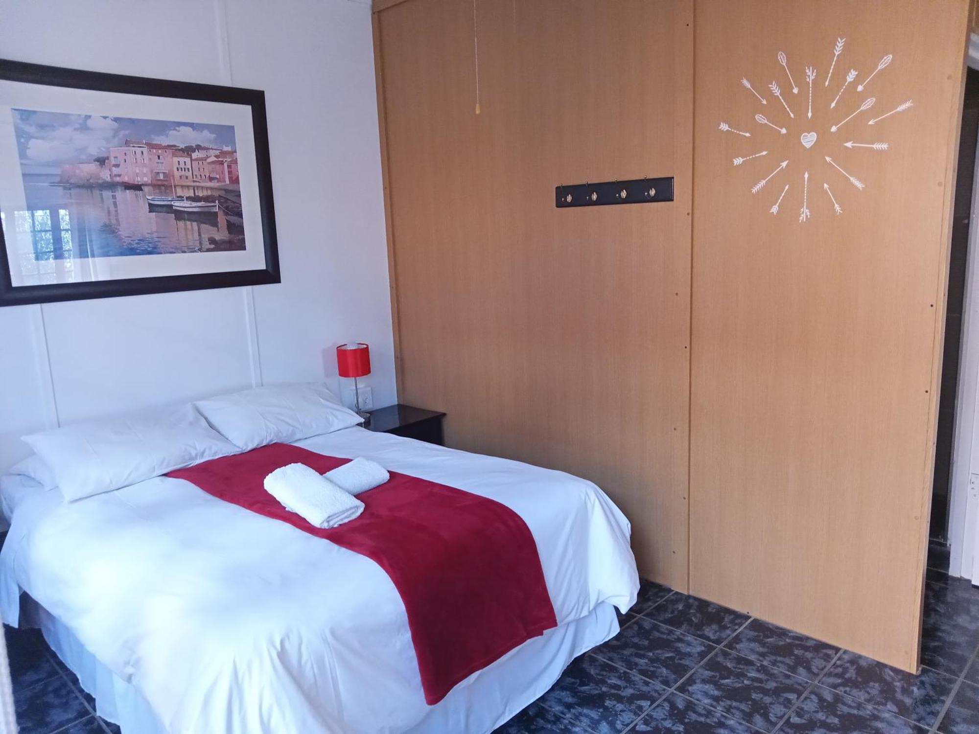Sunrose Group Of Guesthouses Гарипдам Екстериор снимка